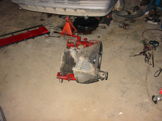 Tranny removed from 1992 Caravan. Same transmission as the 2002 & 2003 Neon.
